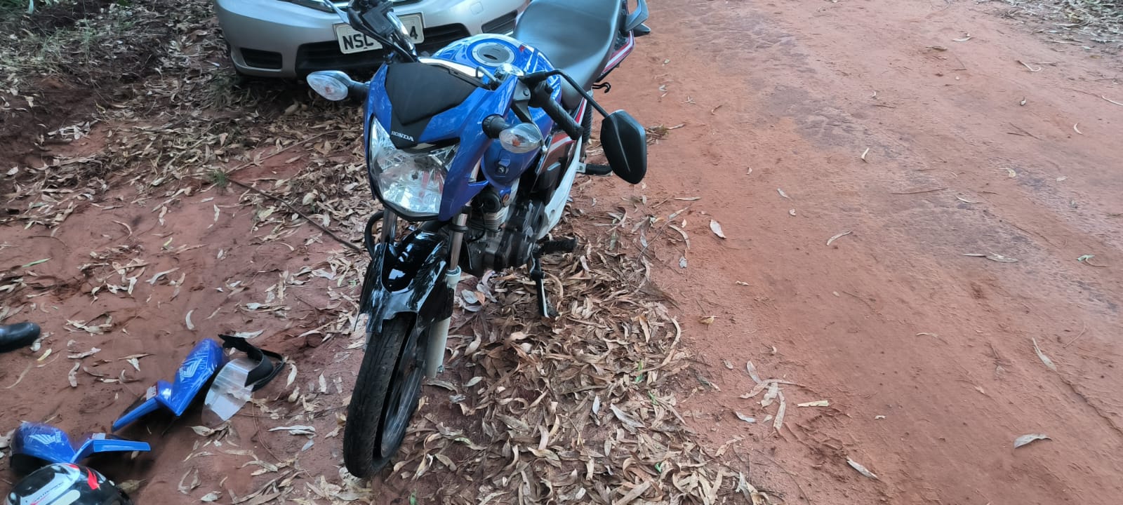 Motocicleta ficou bastante danificada - Foto: Jornal da Nova